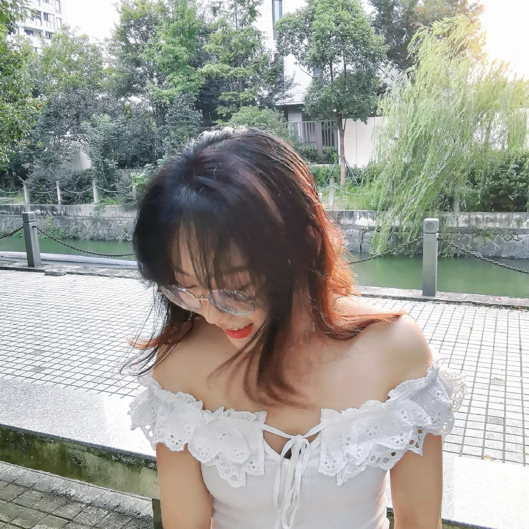 听说爱笑的女孩运气不会太差！！！