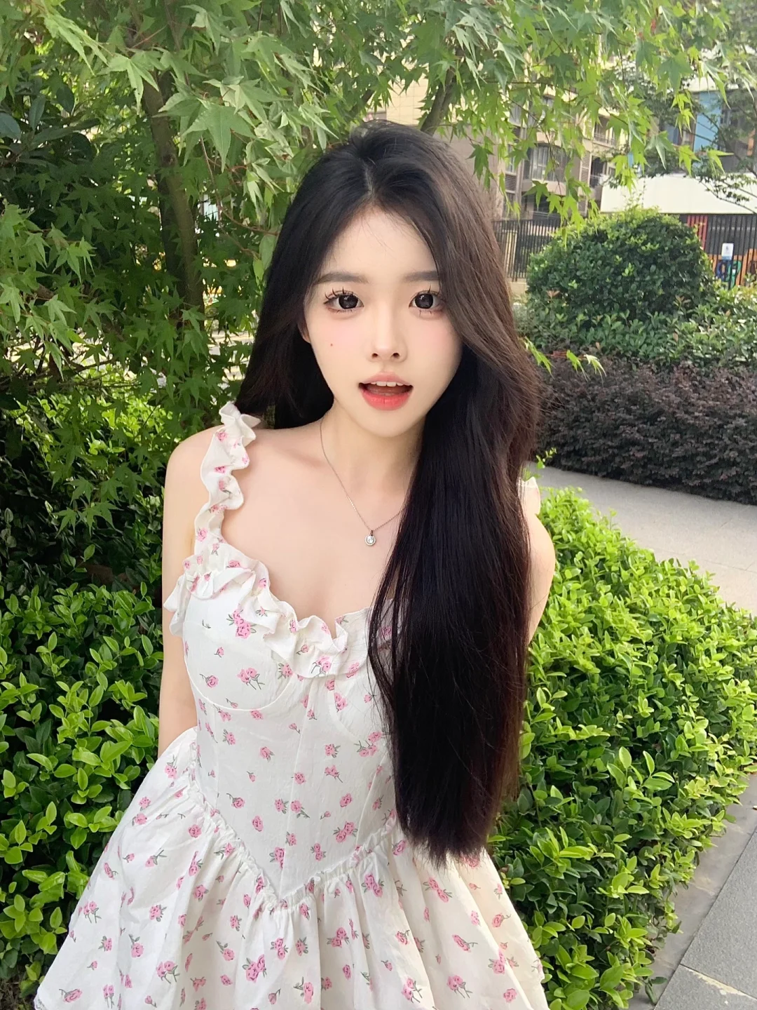 当然是喜欢你才会对你笑呀老婆˵＞𖥦＜˵
