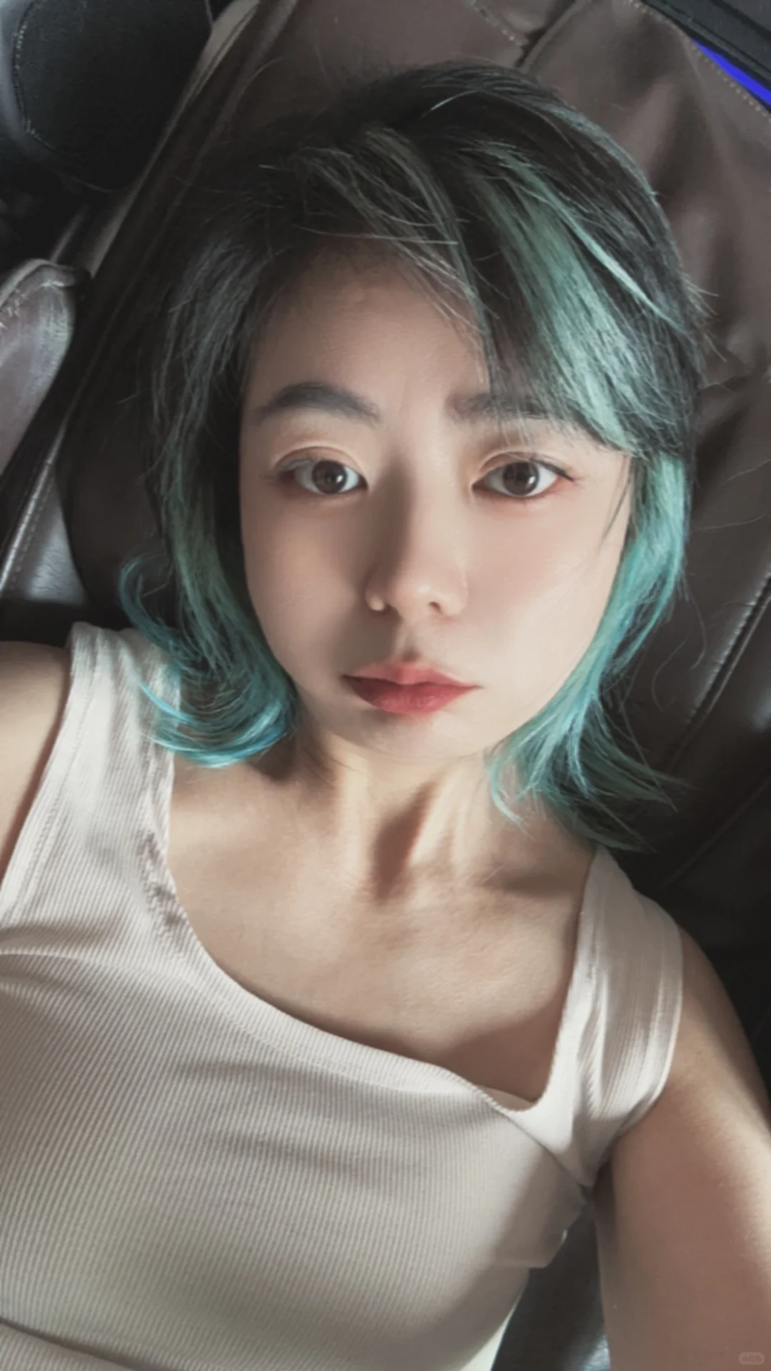 天生娃娃脸，儿子高中，总被问这么年轻