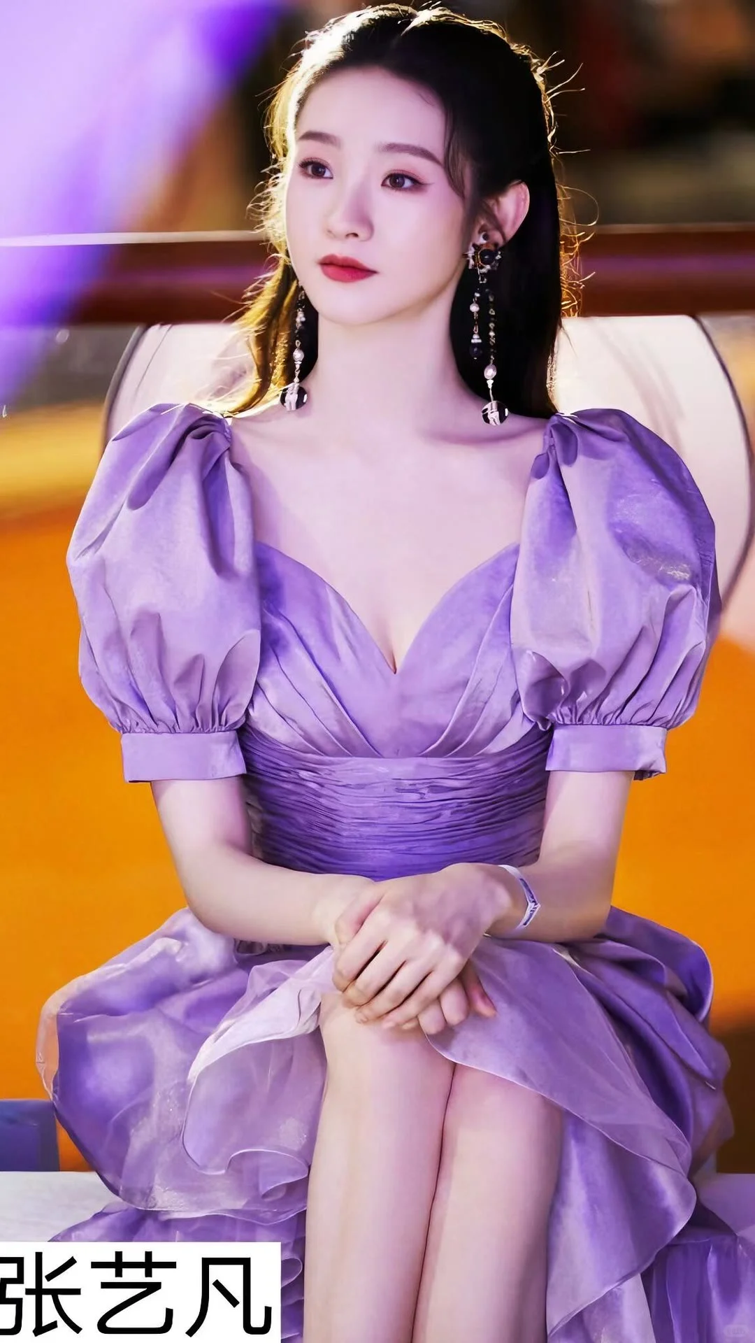 女明星穿紫色裙子，你喜欢哪一位？