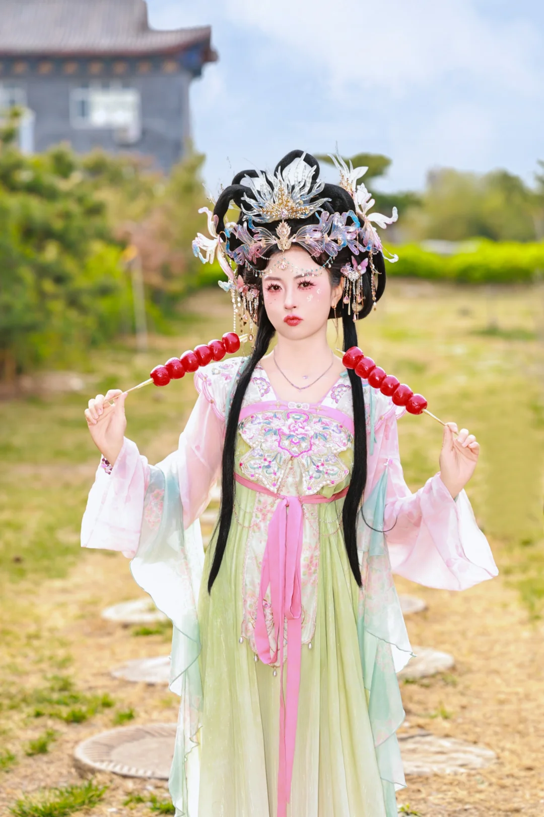 着一袭华裳，赠我一场古时梦