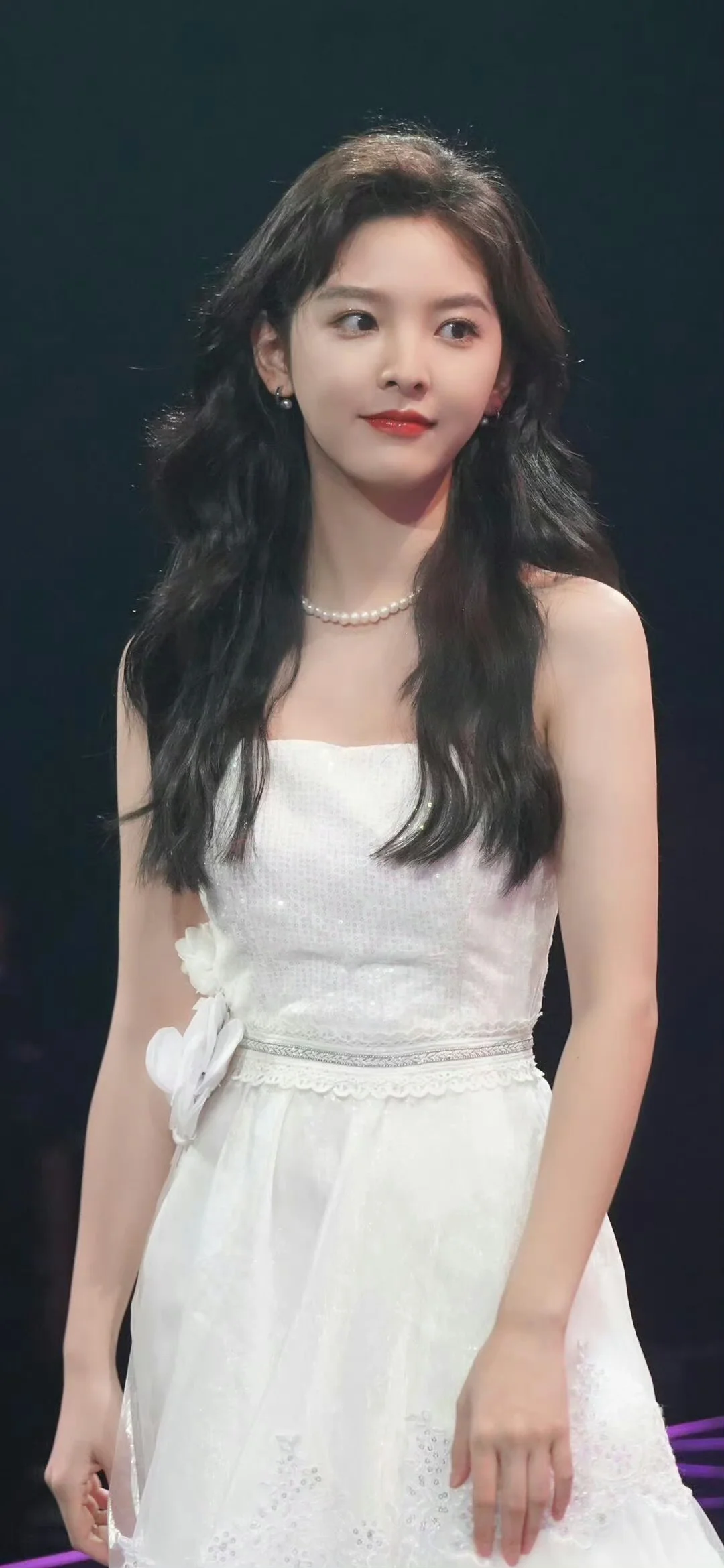 章若楠〡18张治愈可爱手机壁纸美女甜美少女