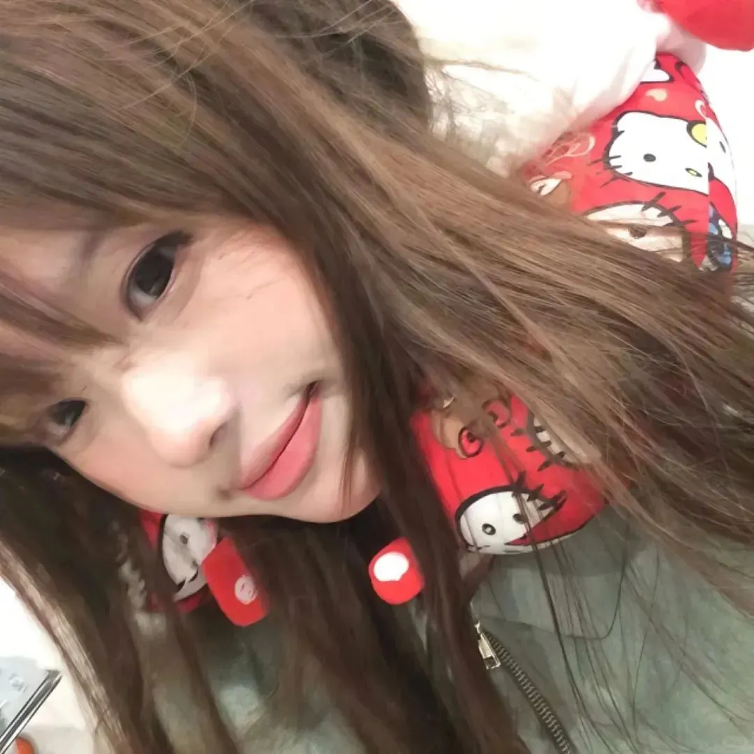 今天是粉色的小相机女孩🎀
