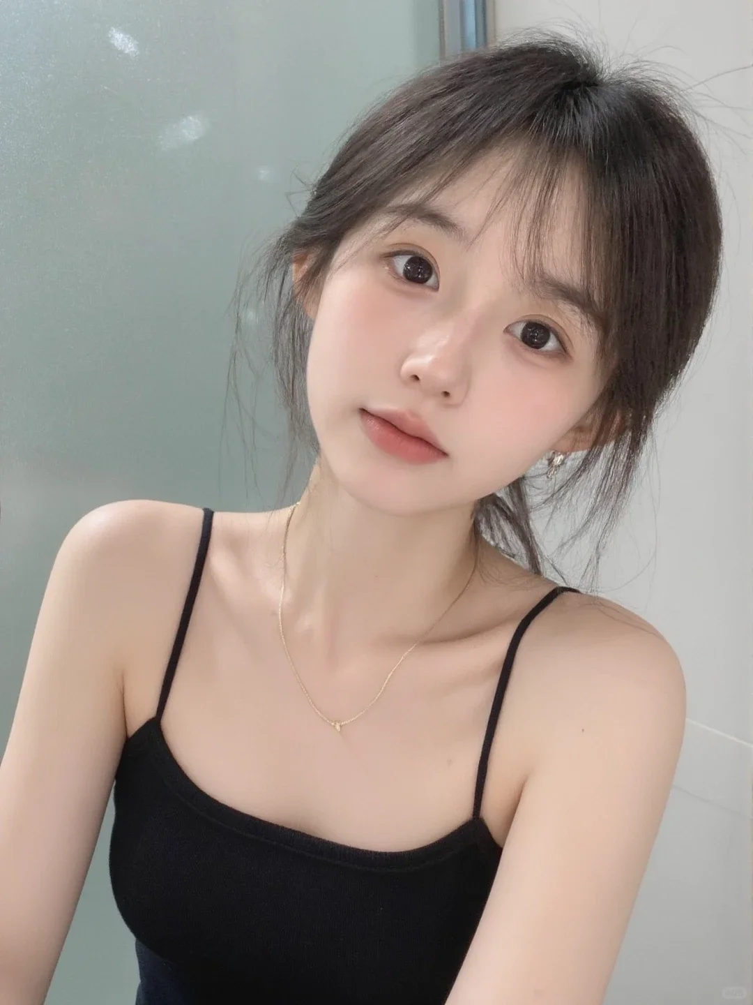 方圆脸，好适合这个淡妆！