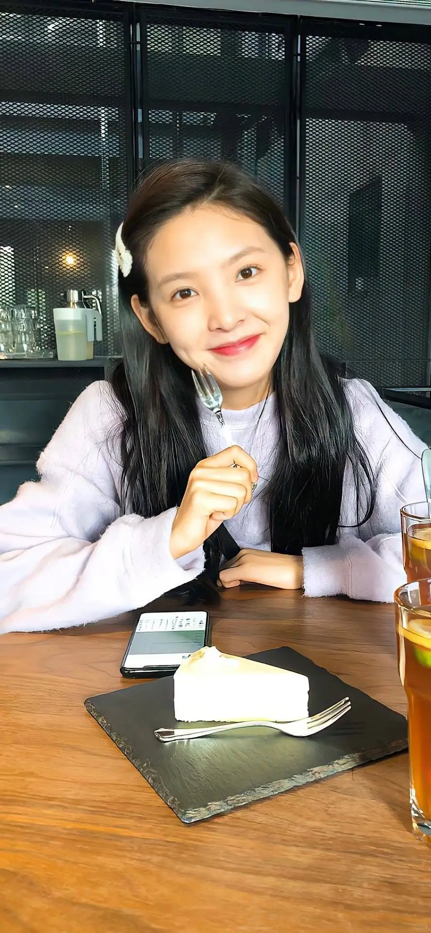 章若楠〡18张治愈可爱手机壁纸美女甜美少女