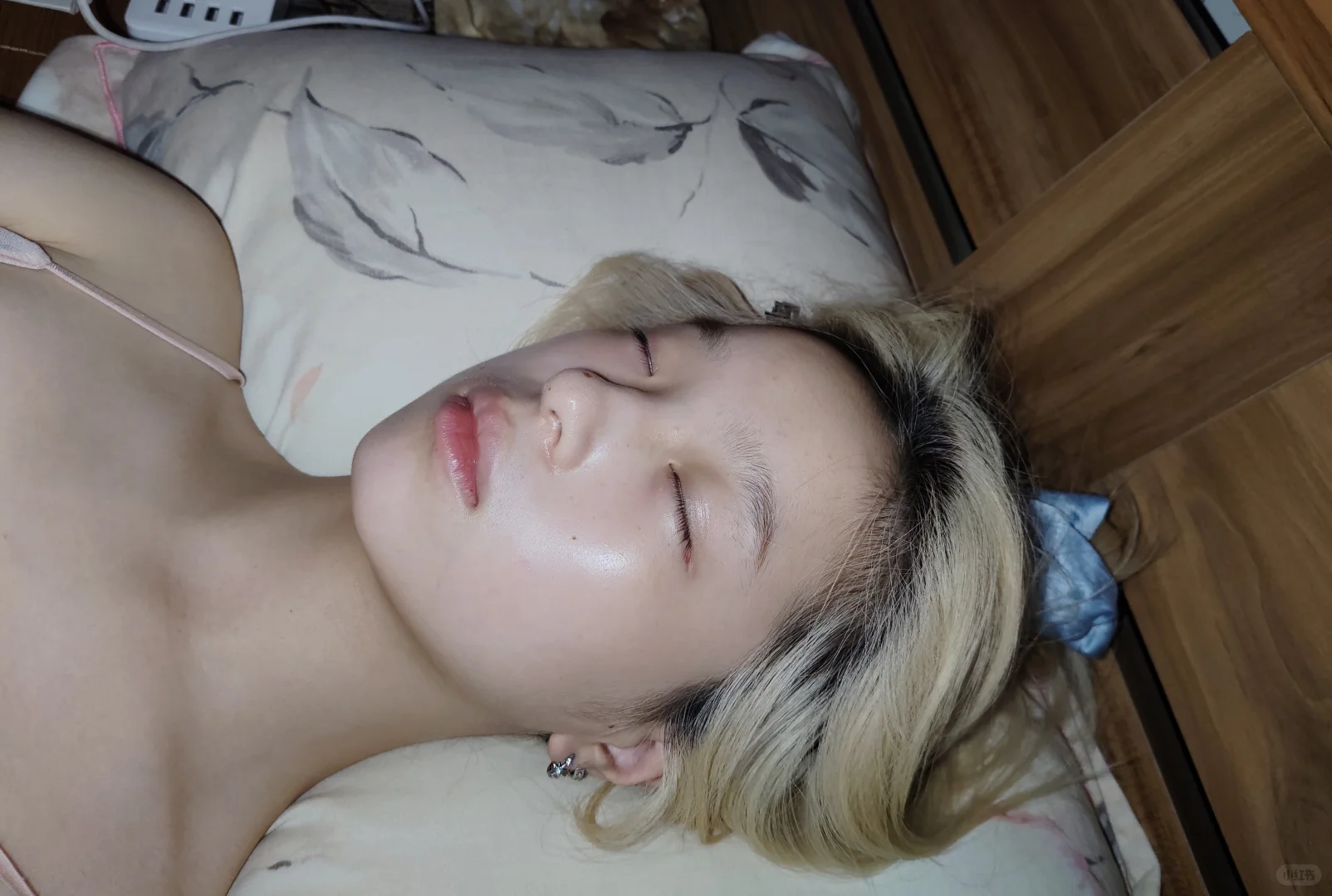 19岁熬了一个通宵的皮肤状态