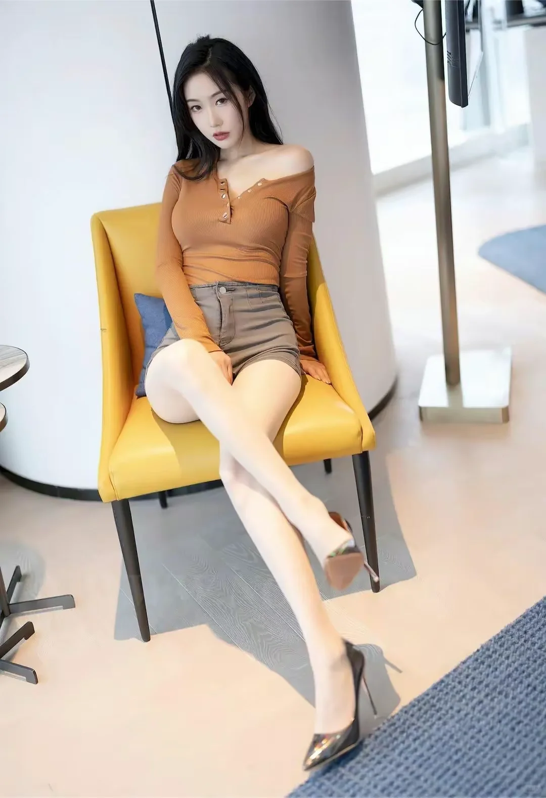 性感妩媚，赏心悦目