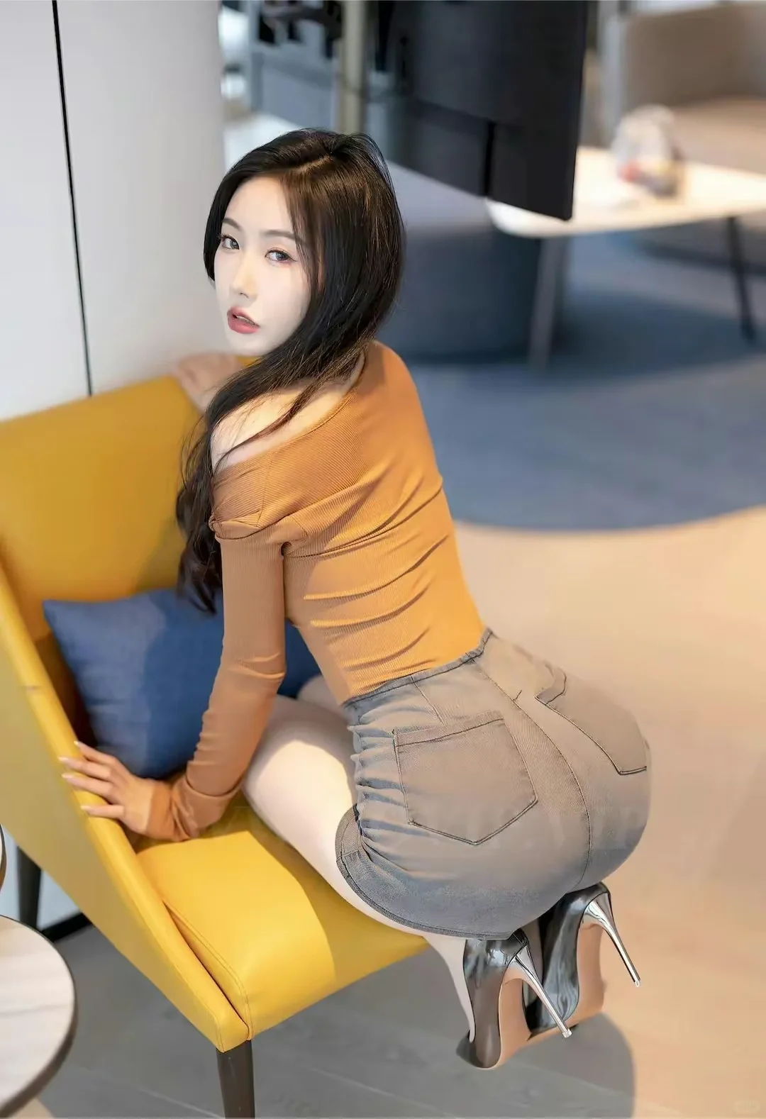 性感妩媚，赏心悦目