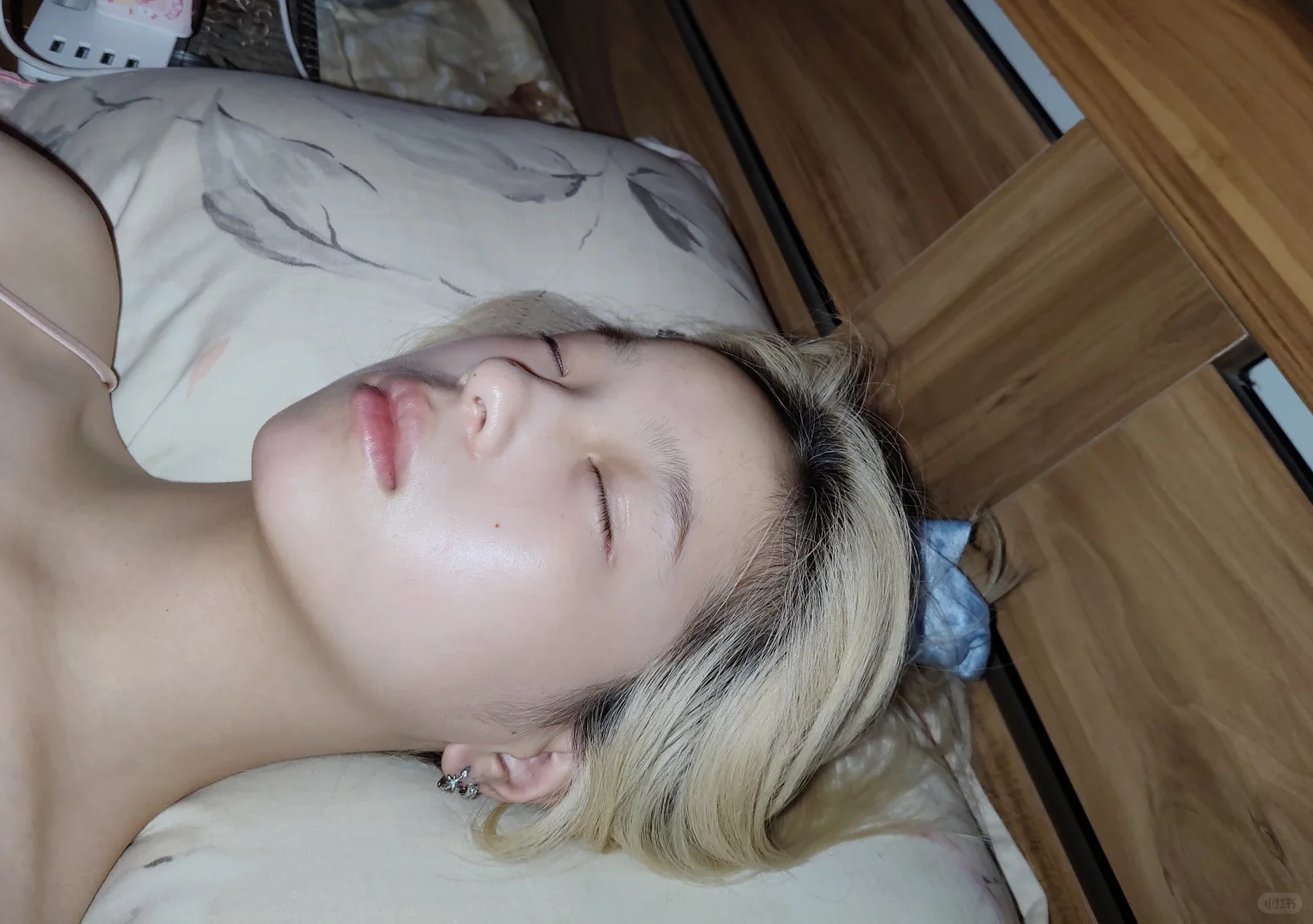 19岁熬了一个通宵的皮肤状态