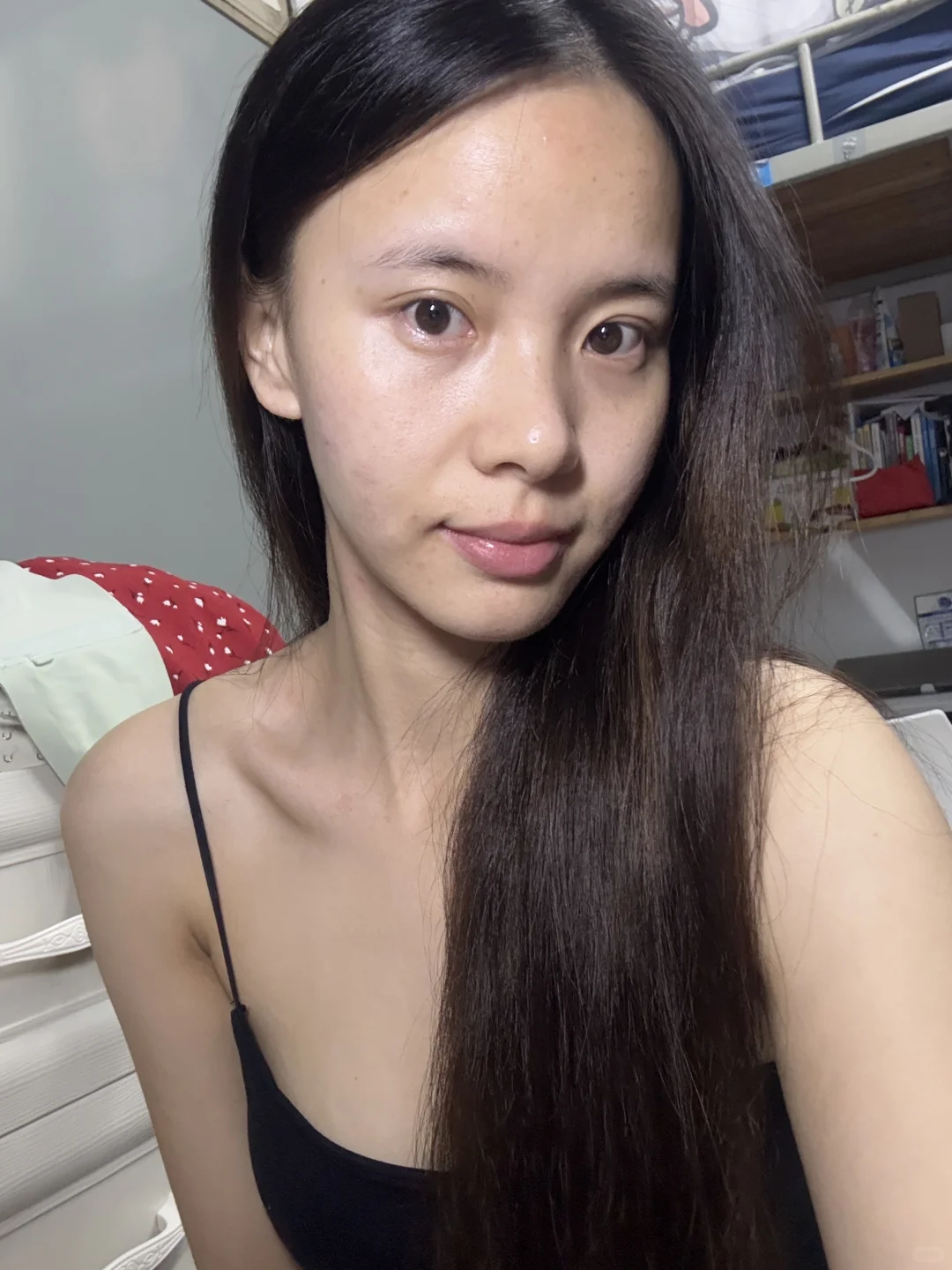 卸了妆长这样😭