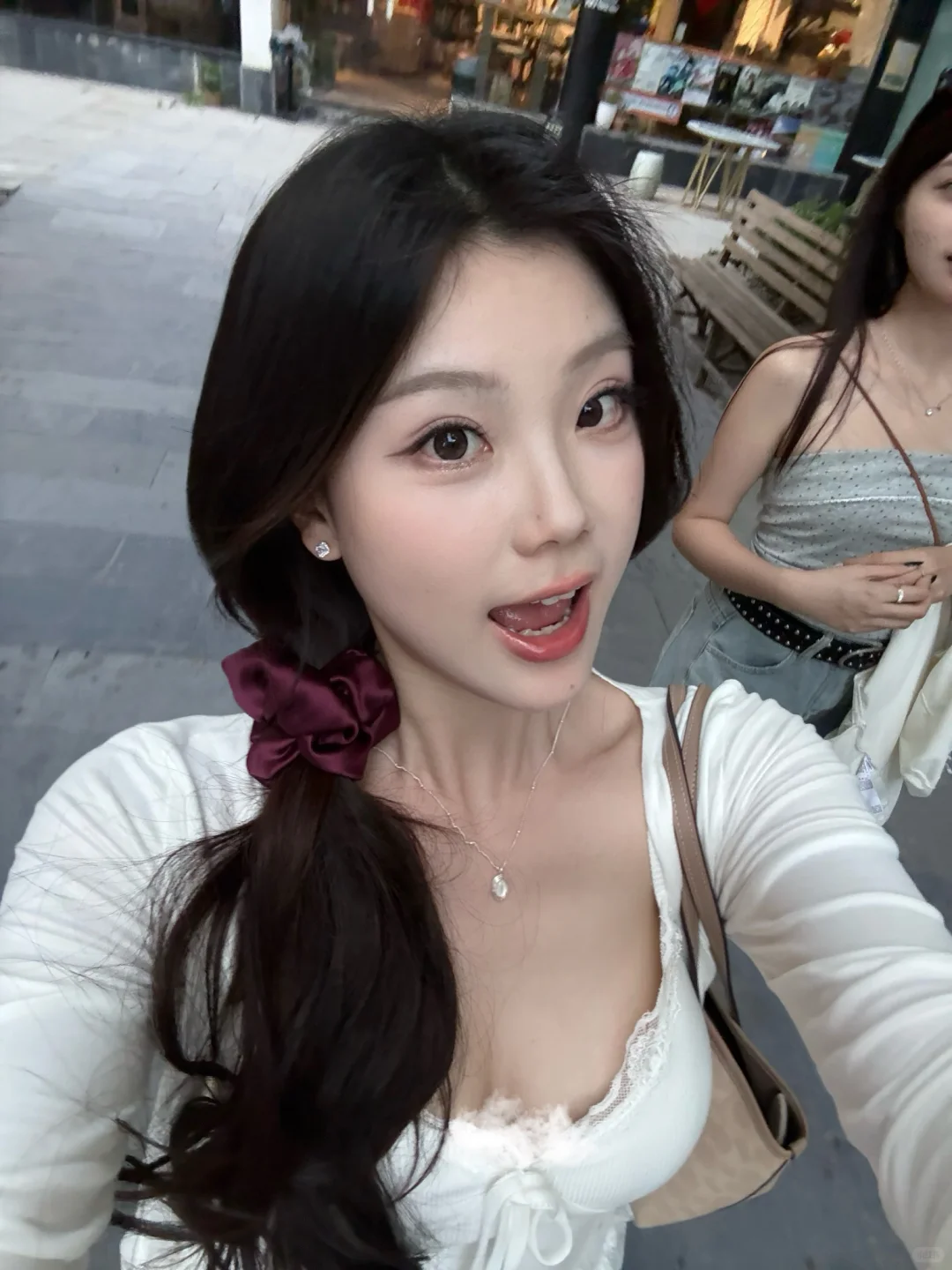 带点媚感的小白花