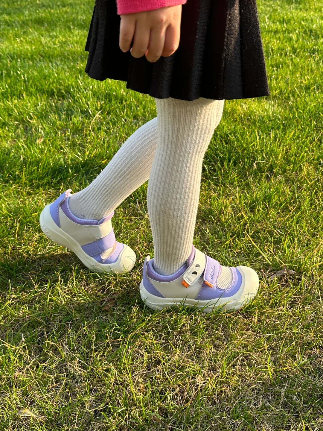 4岁人类幼崽出门放风，氛围感小女神