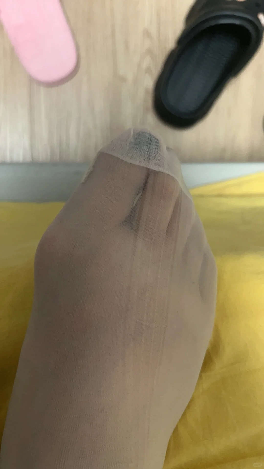 学到了，原来袜子还可以这样穿