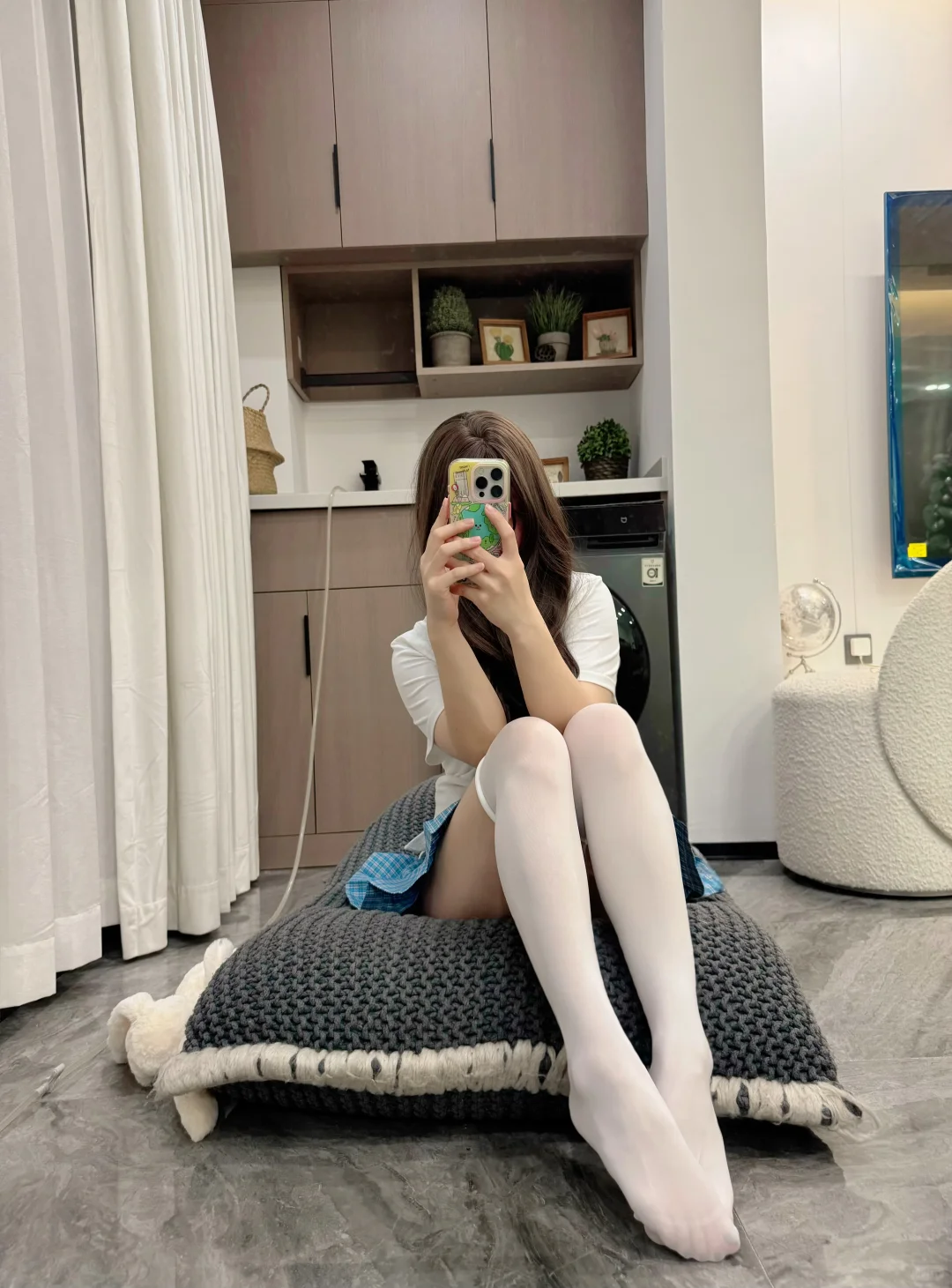 喜欢过膝白袜