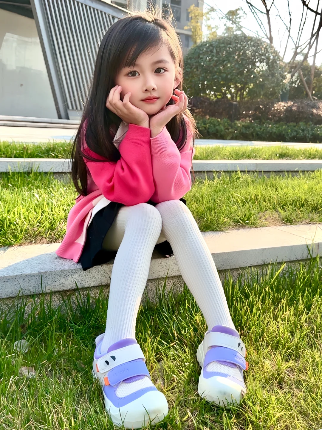 4岁人类幼崽出门放风，氛围感小女神
