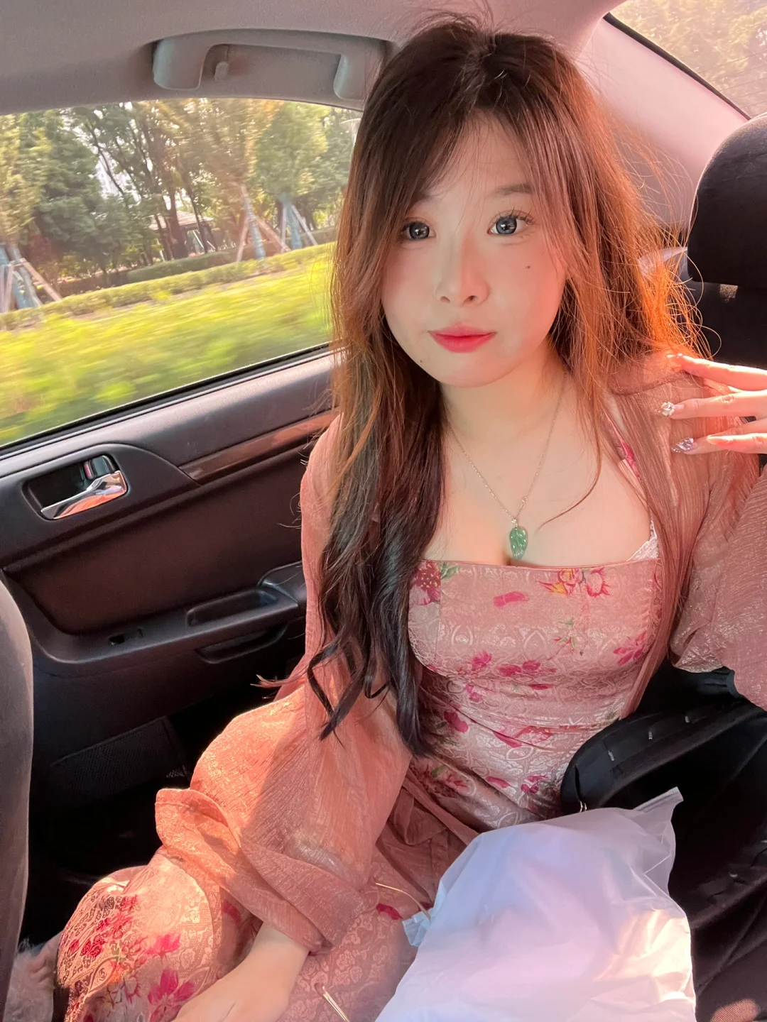 今天出去玩啦！穿的画报夫人！🥰