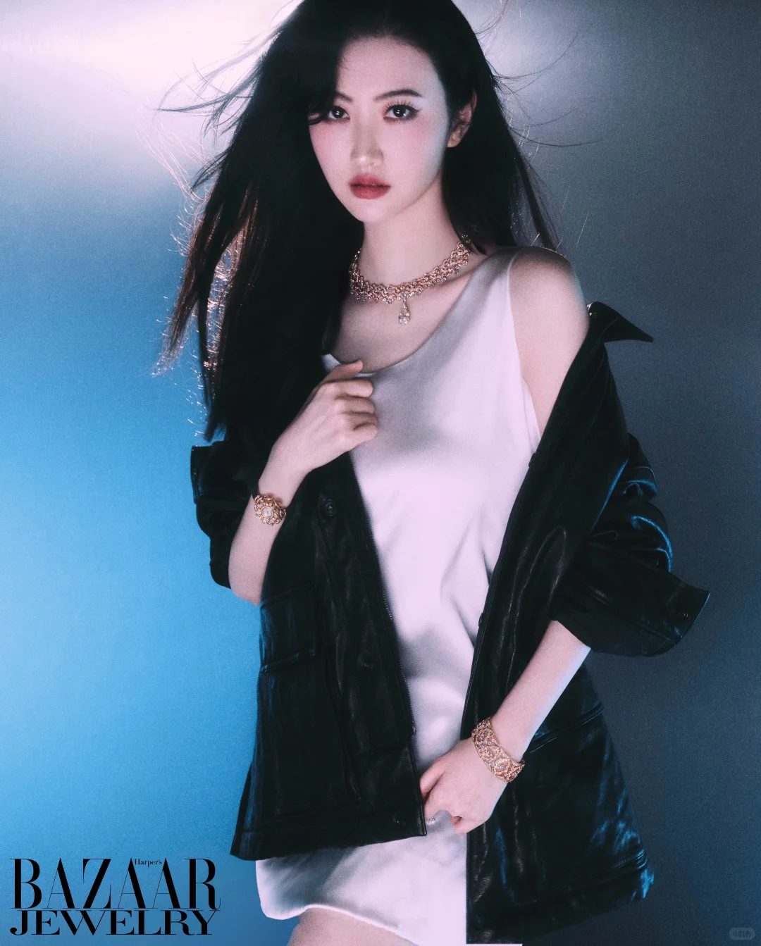 景甜｜V领抹胸礼裙，温柔灵动浪漫共舞
