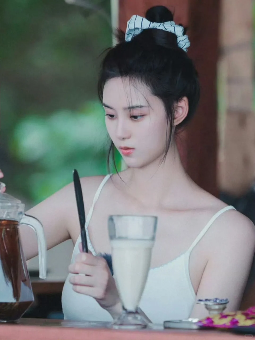 徐艺洋“越素越美”