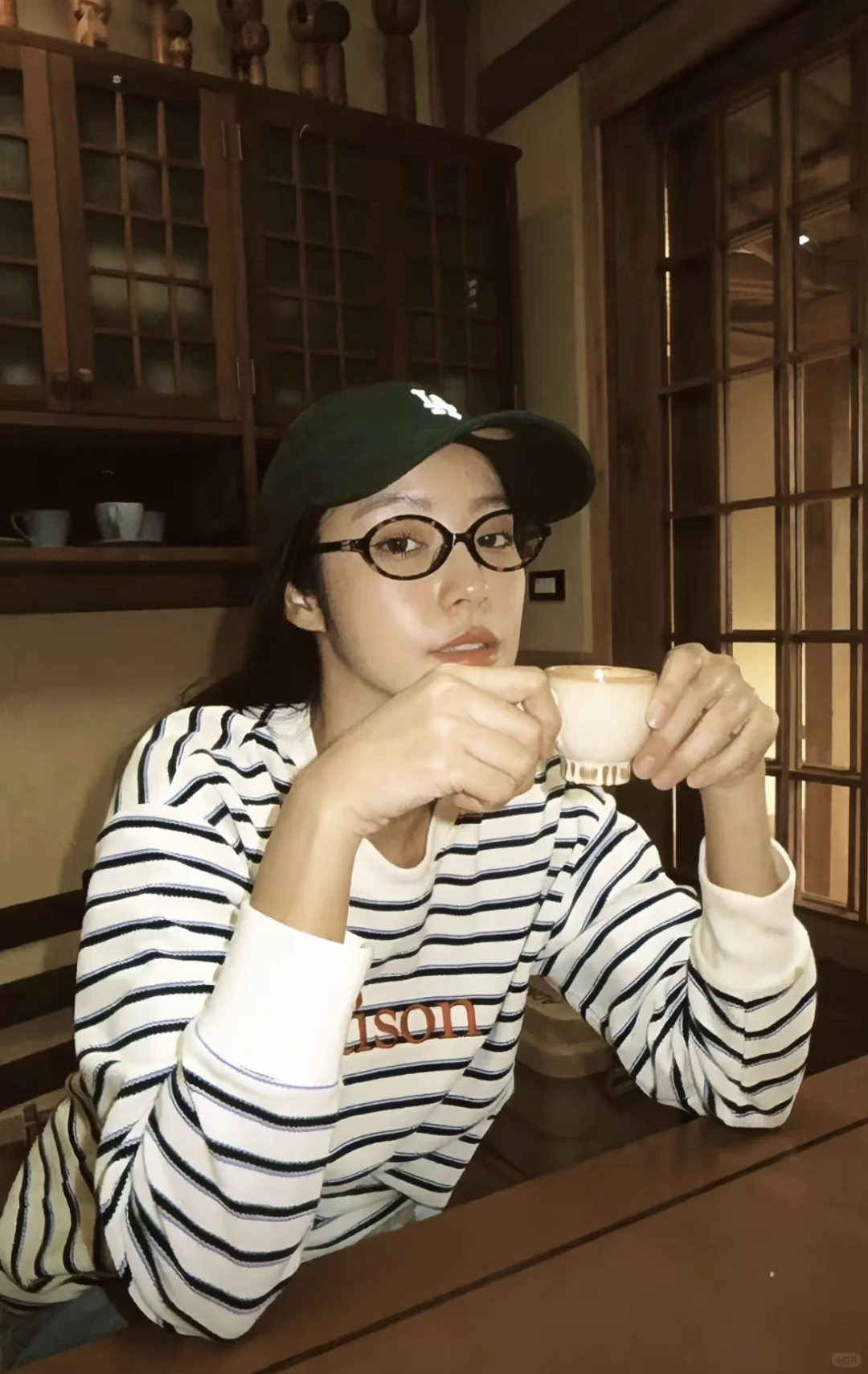 此女特长：顶着最美的脸 做最抽象的事