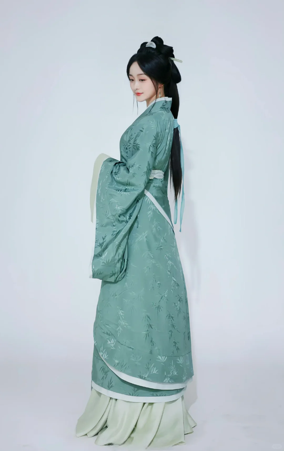 谁说红颜只解倚春风，且看大乔美出新高度