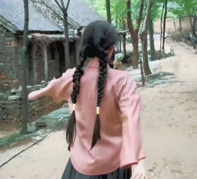 绣绣的少女时期太美了吧