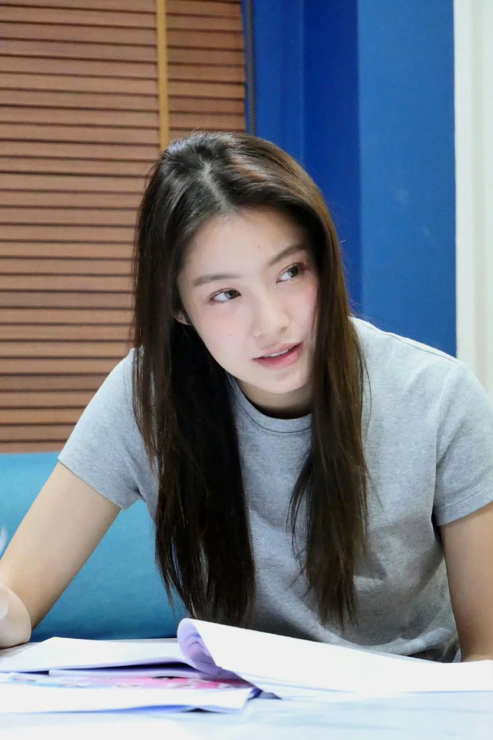 此女特长：顶着最美的脸 做最抽象的事