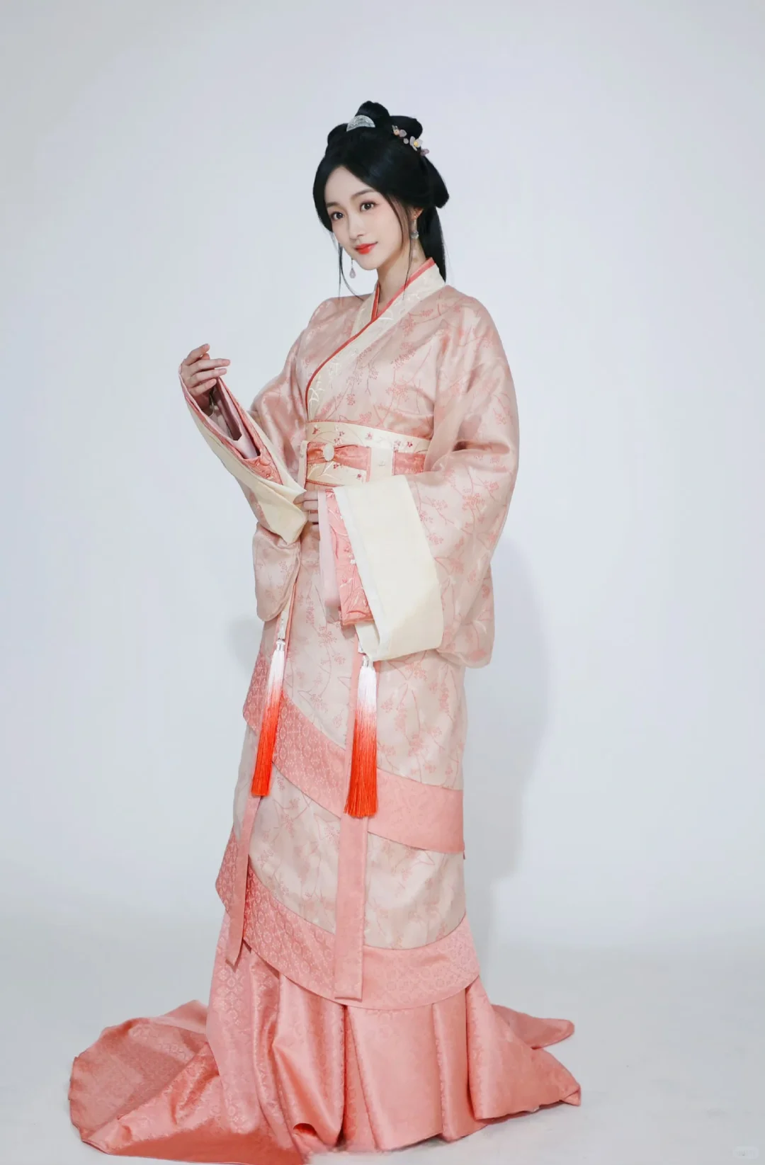 谁说红颜只解倚春风，且看大乔美出新高度