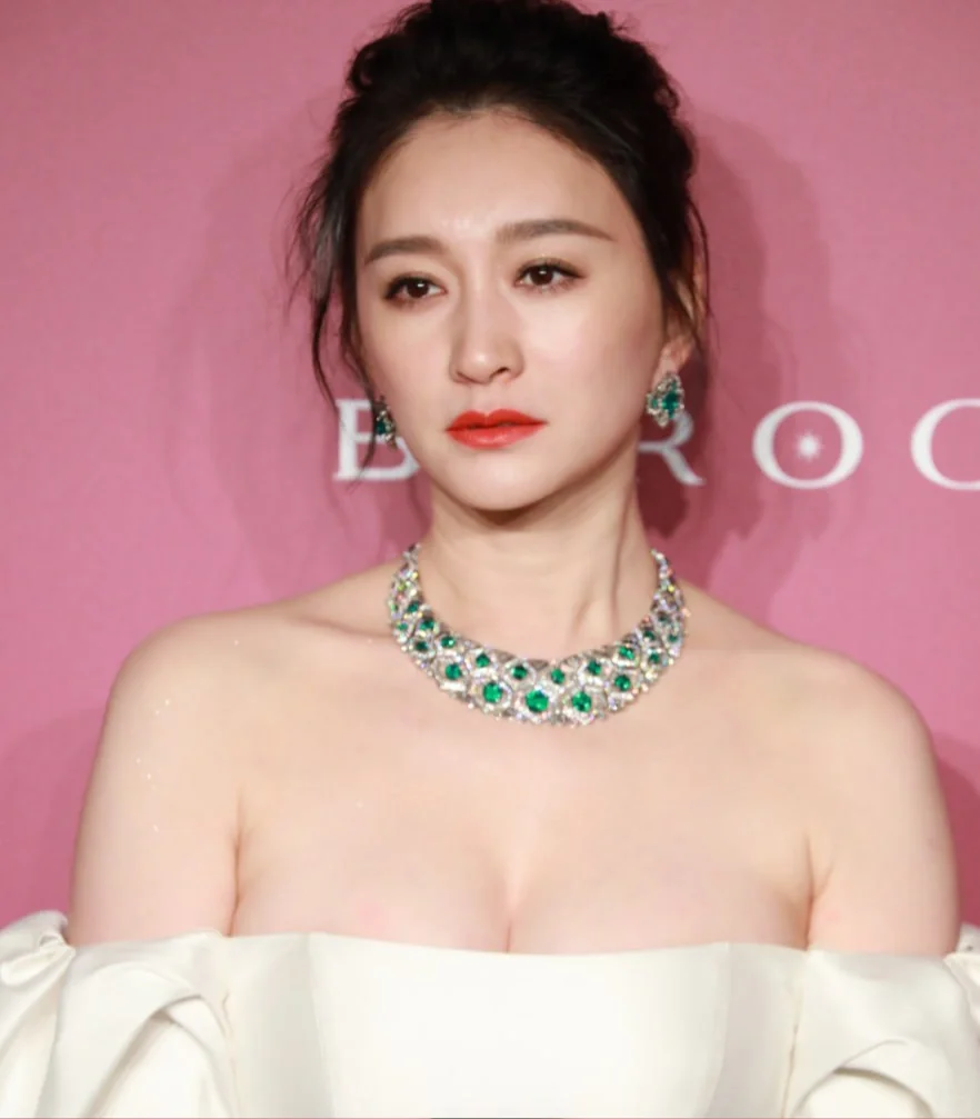 炸裂！李小冉这身材是真实存在的吗？