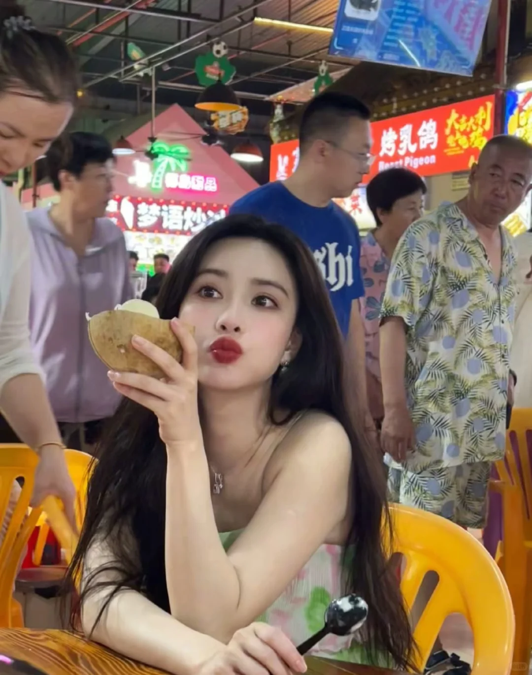爱笑的女孩在天上飘～