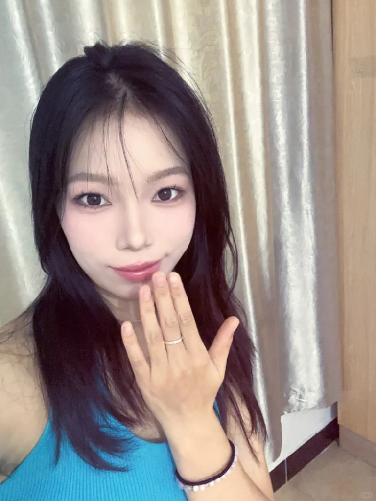 不是美女 就是爱化妆