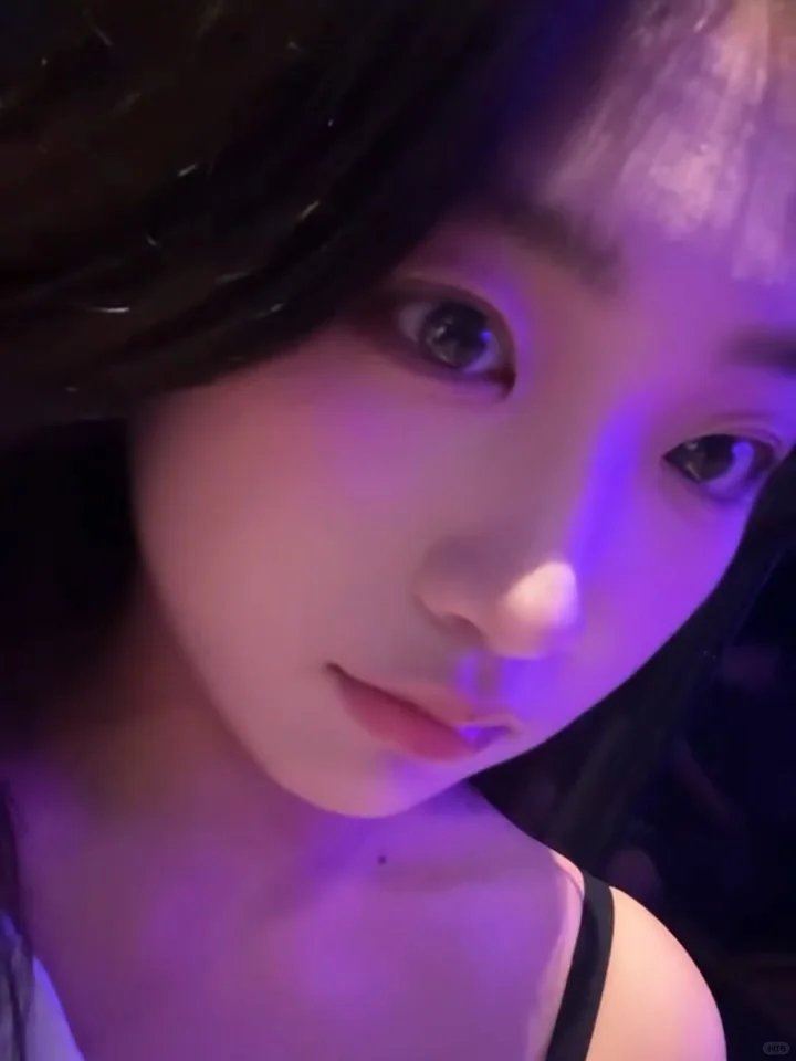 真的好美，她是谁啊谁啊
