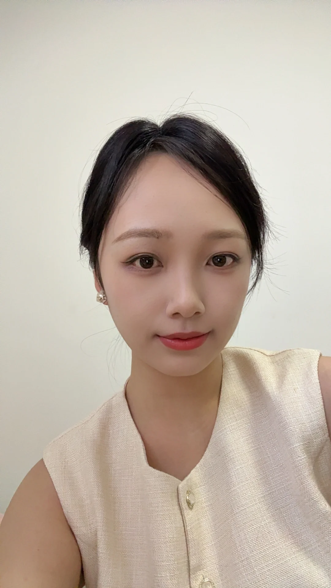 杏仁眼的媚感雏形