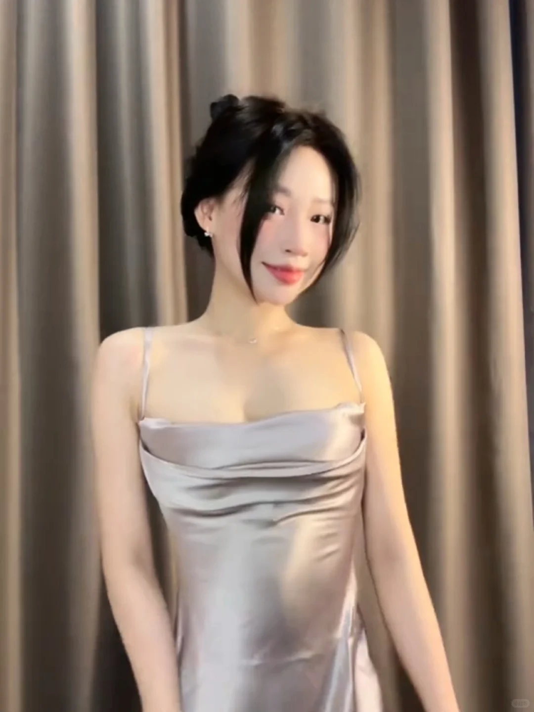 视频里截的 又是爱上自己的一天~