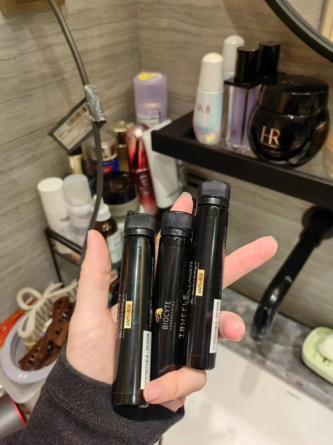 讲真，很少有谁是天然的美女...