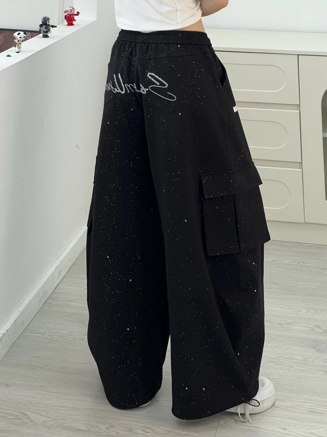 跳舞神裤魅疯！泼墨工装把妩媚揉进舞蹈💃