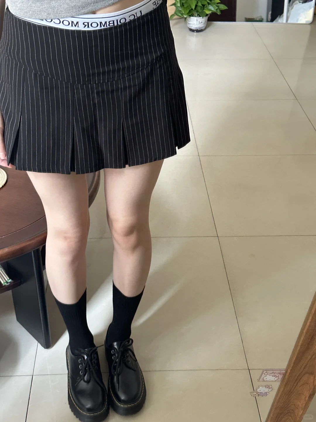急急急 选黑色还是白色呀！
