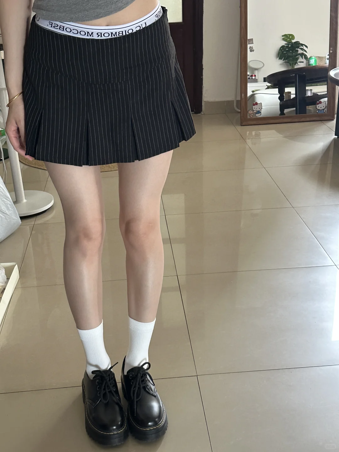急急急 选黑色还是白色呀！