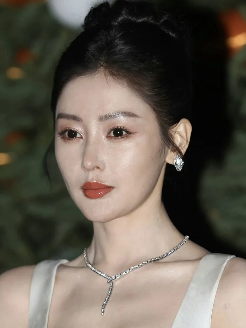 一个疑惑：怎么化出这么牛的底妆？？