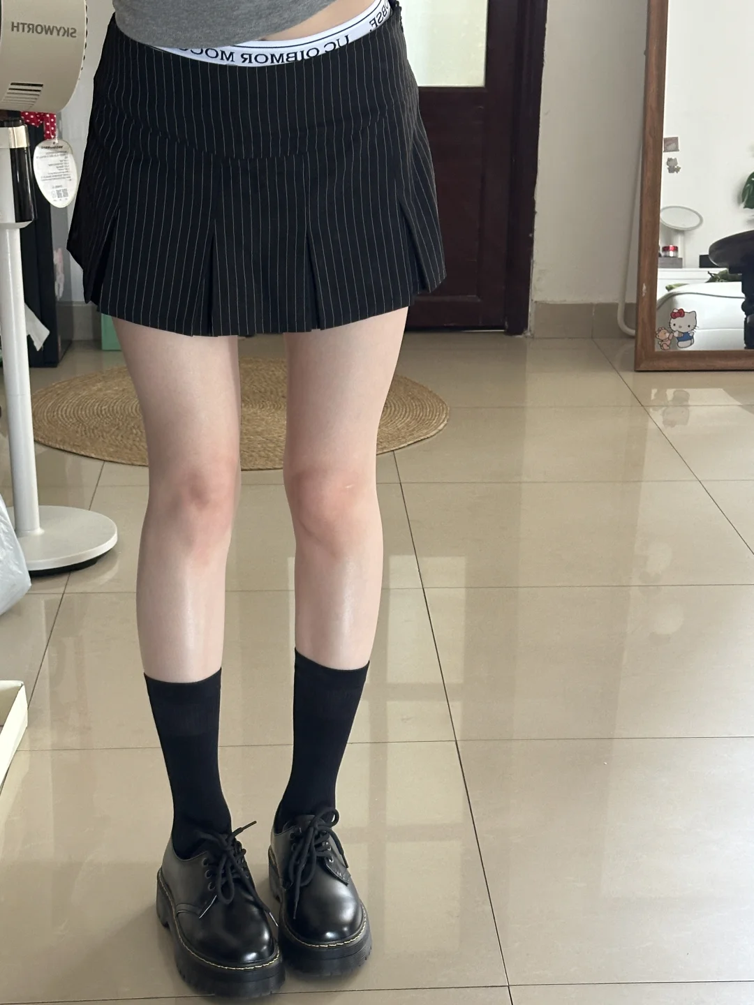 急急急 选黑色还是白色呀！