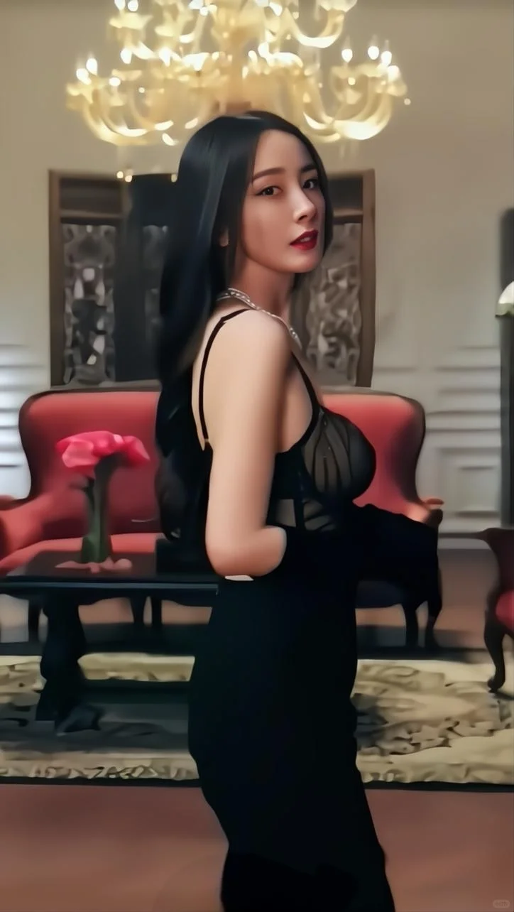 杨幂性感身材揭秘！