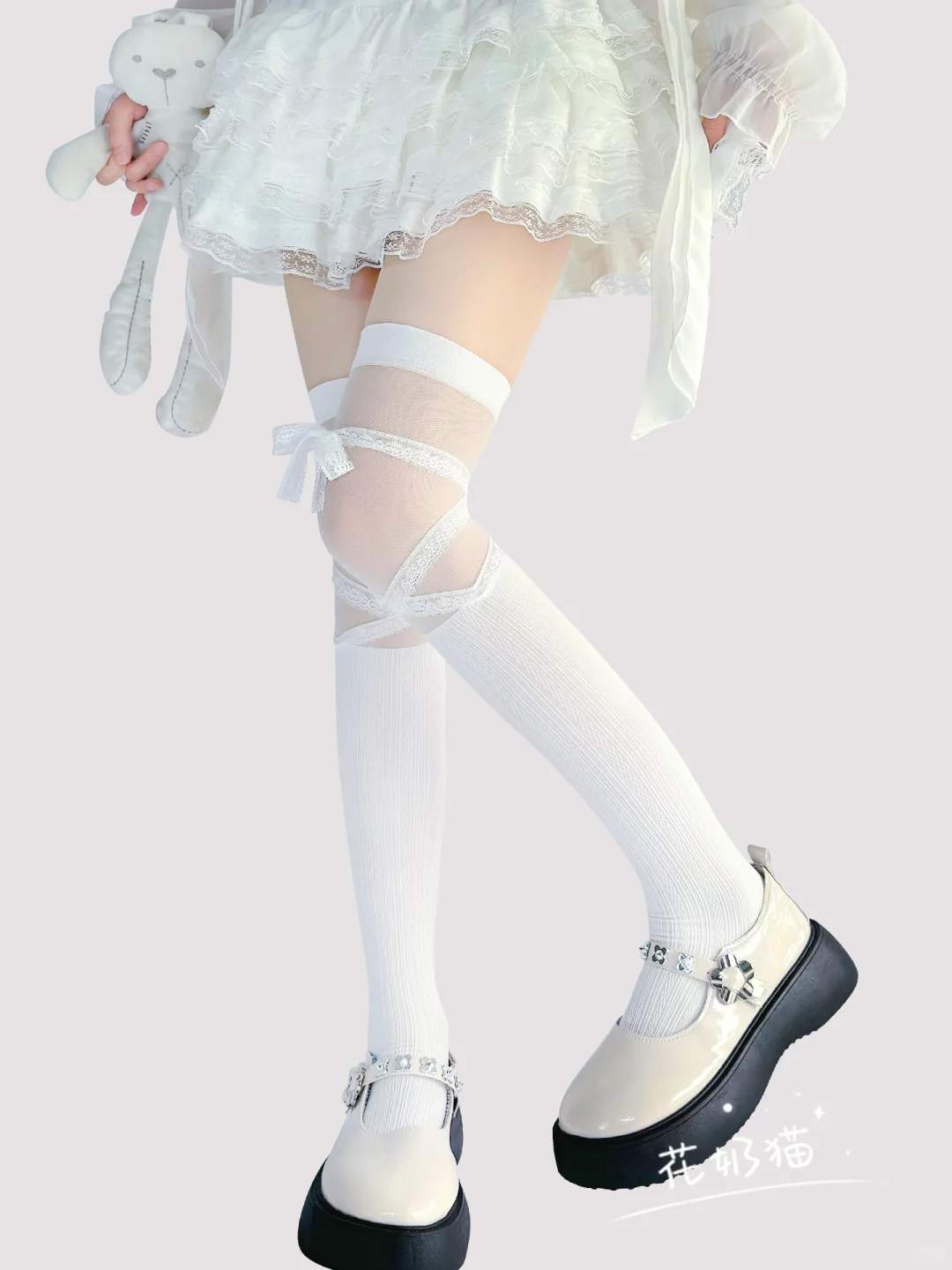 【白色绑带过膝袜｜解锁JK风的神仙单品！】