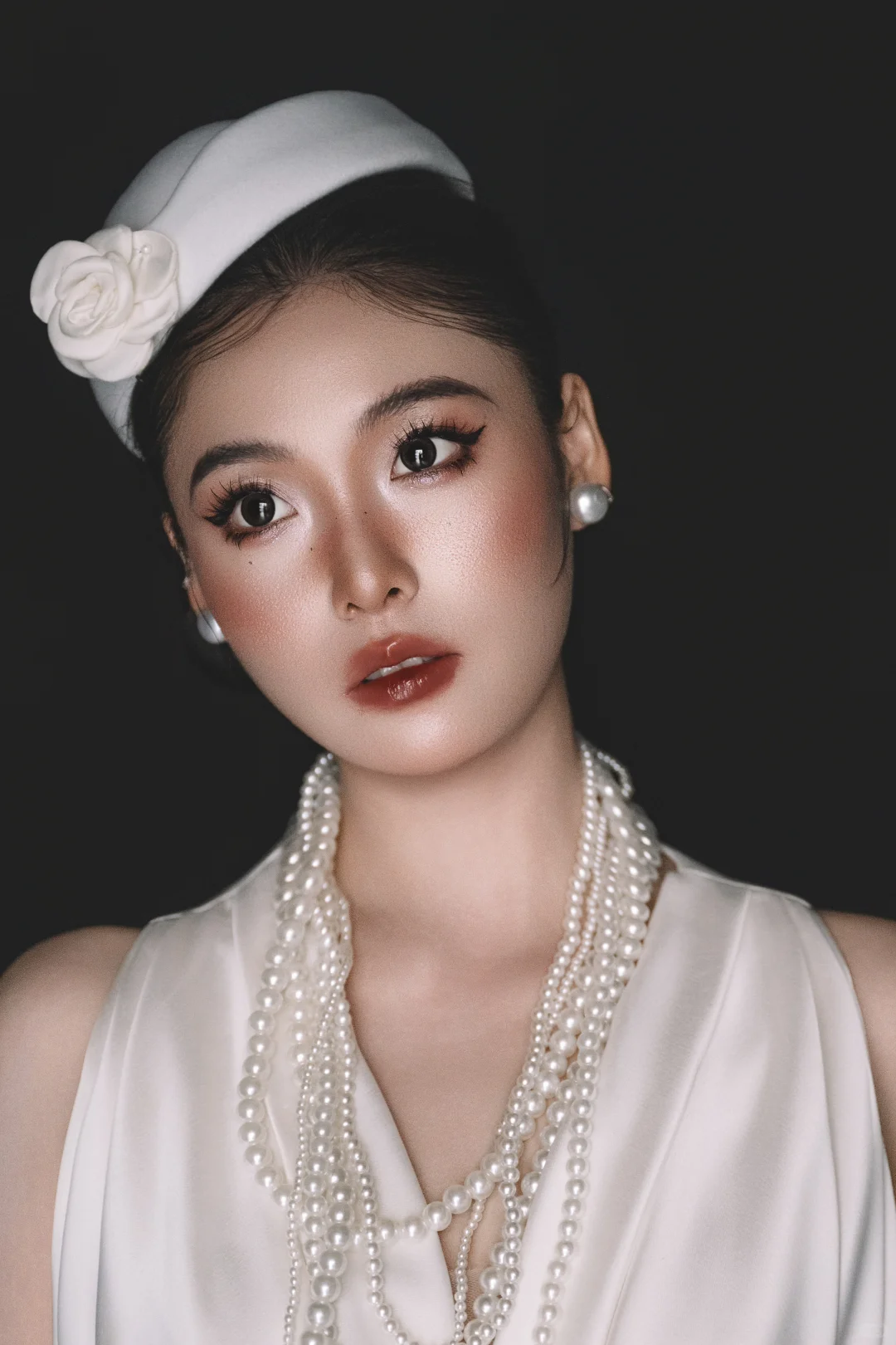 把赫本风焊在脸上✨ 复古妆容美到失语