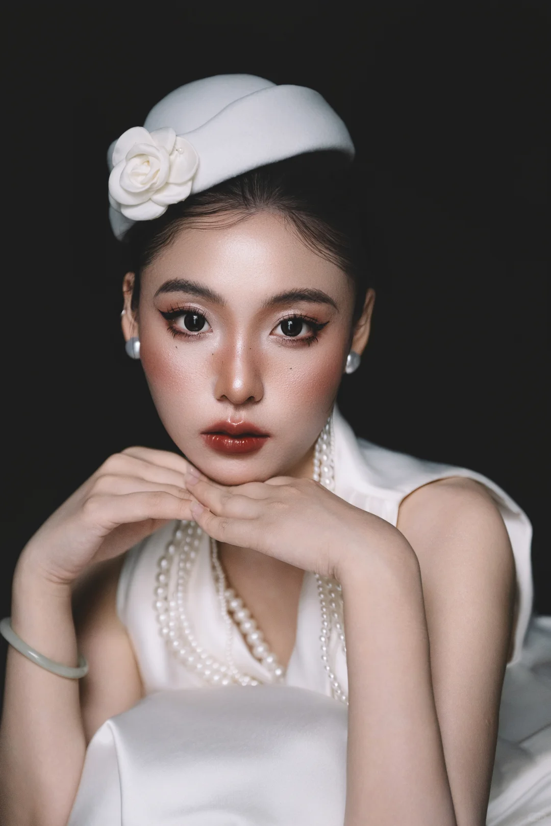 把赫本风焊在脸上✨ 复古妆容美到失语