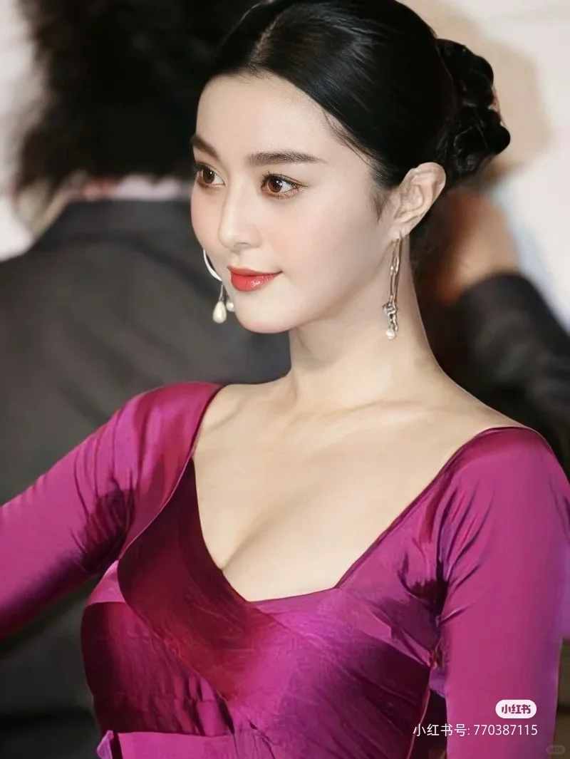她好诱人啊谁懂