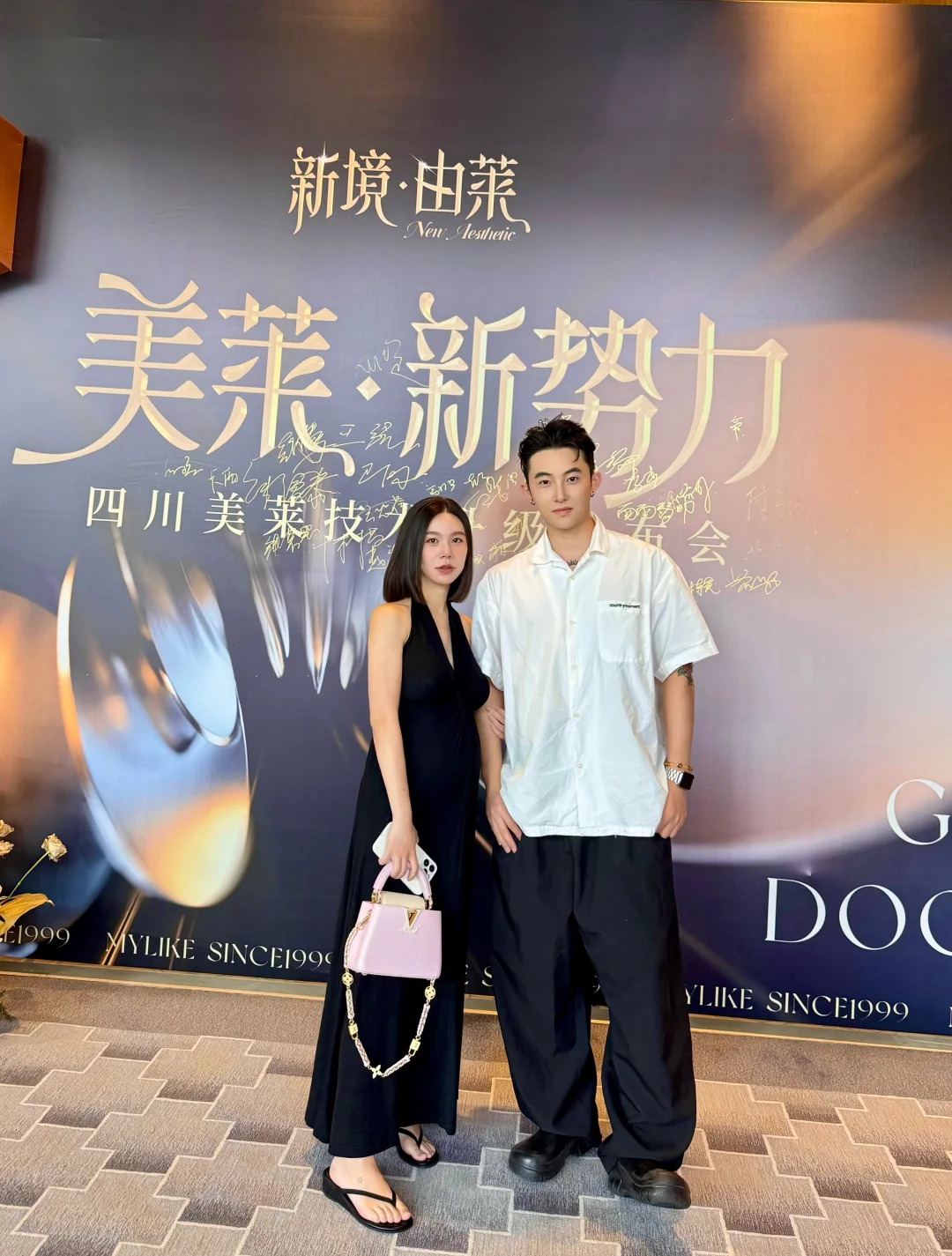 抓住了你们喜欢的看脸博主