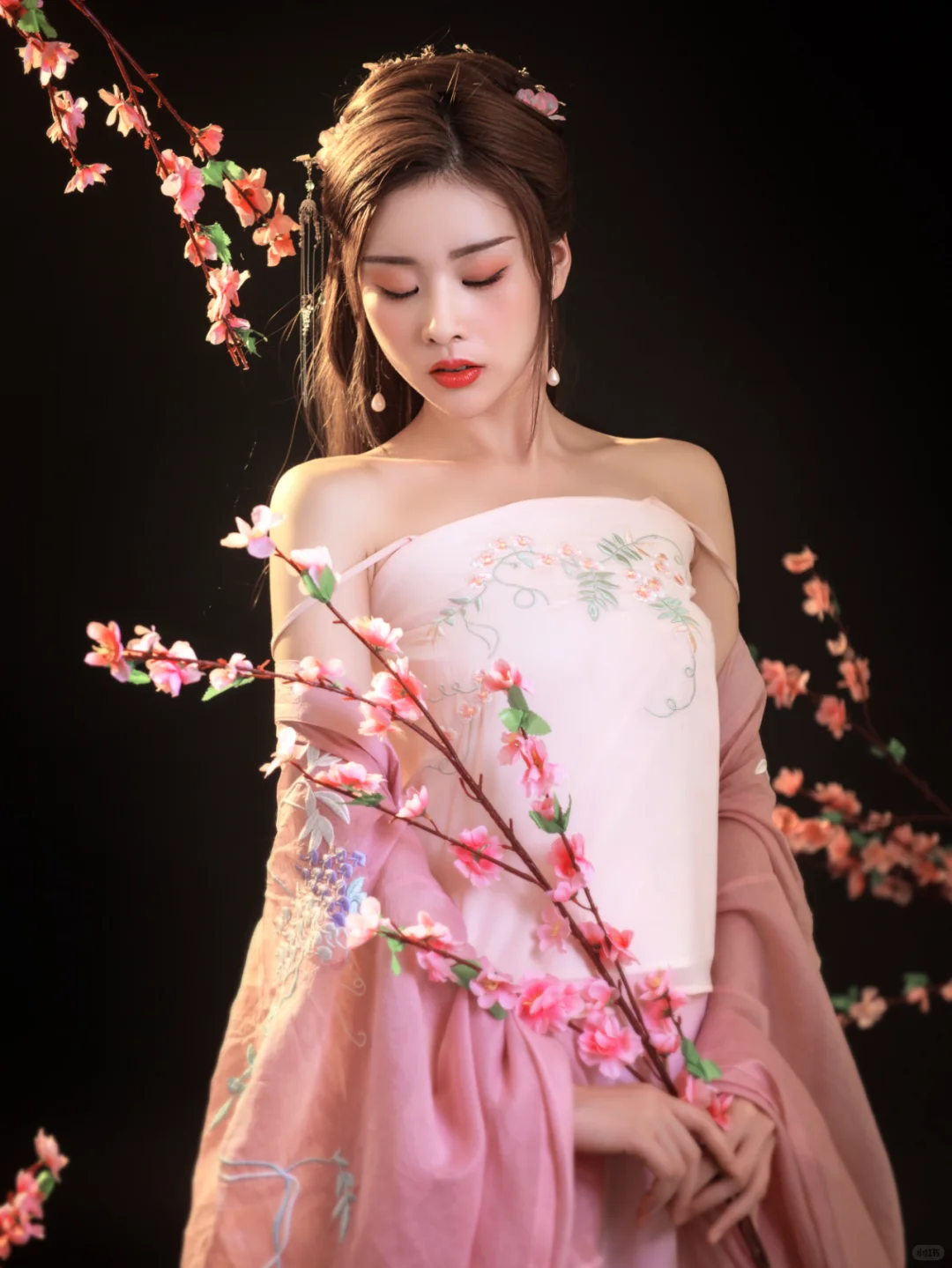 妩媚又撩人的古风写真🌸真的美死我啦