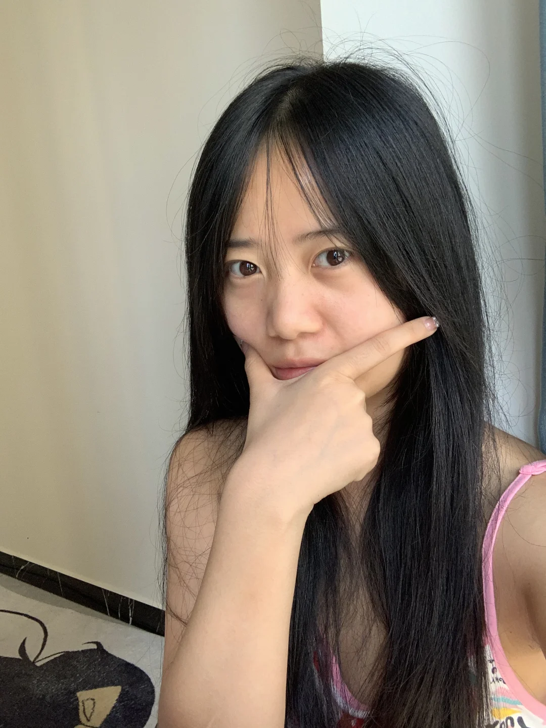 素颜这样丑吗，算得上小美吗