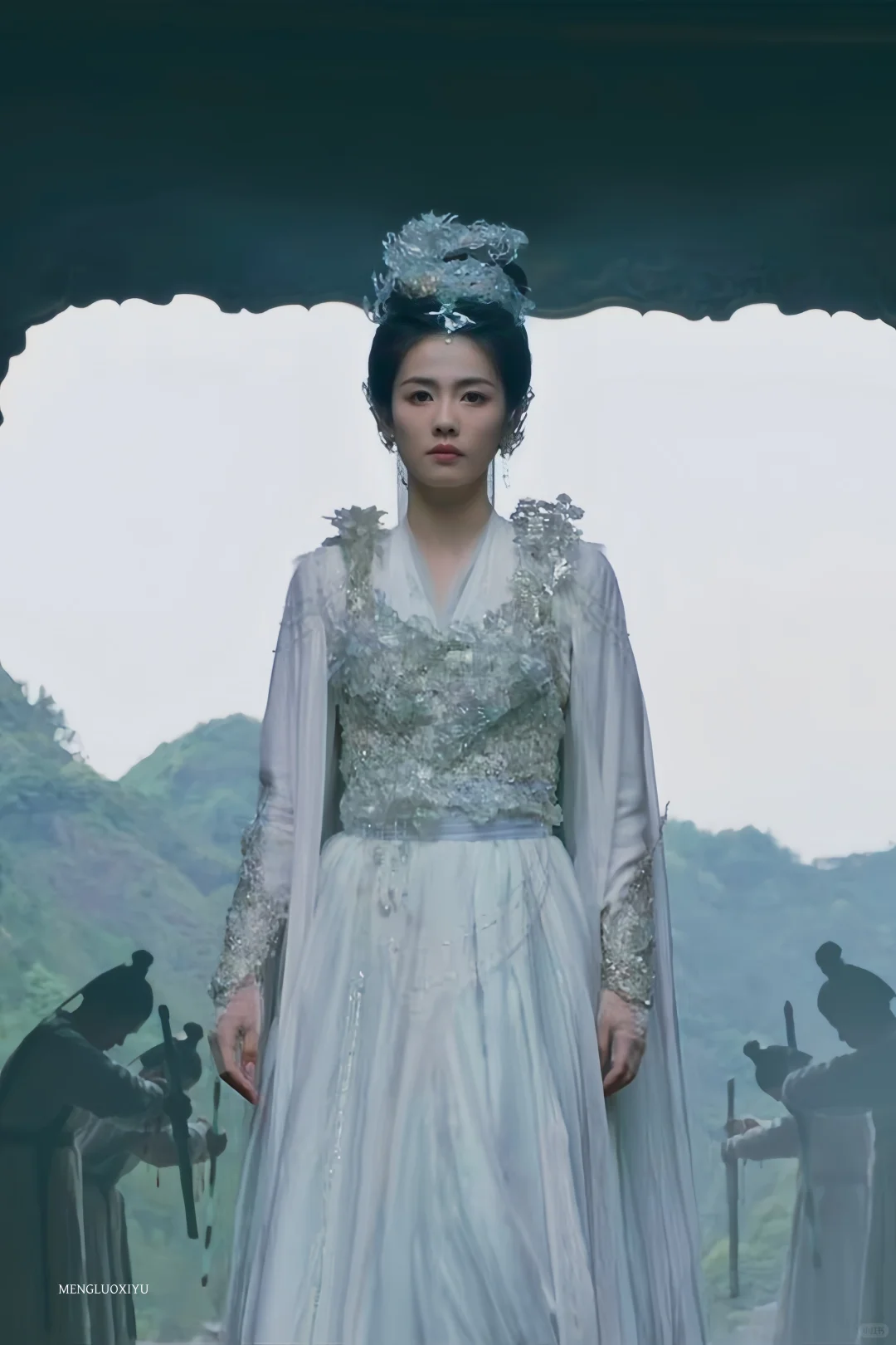 临江仙｜花如月白青色战甲纱裙造型