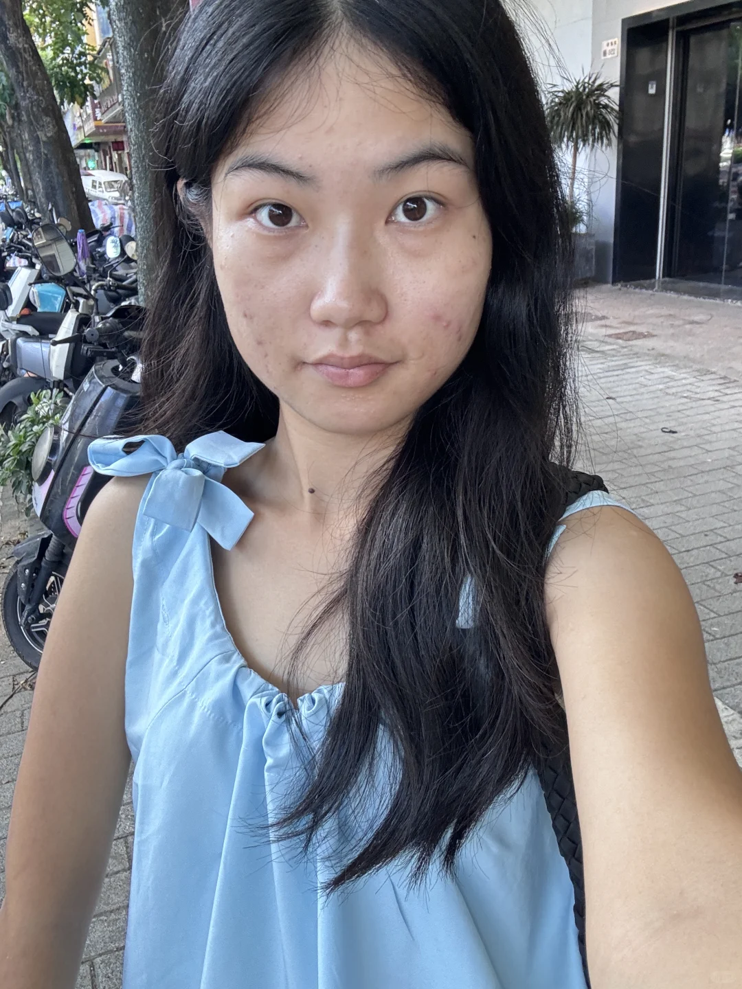 素颜照只敢在这里发