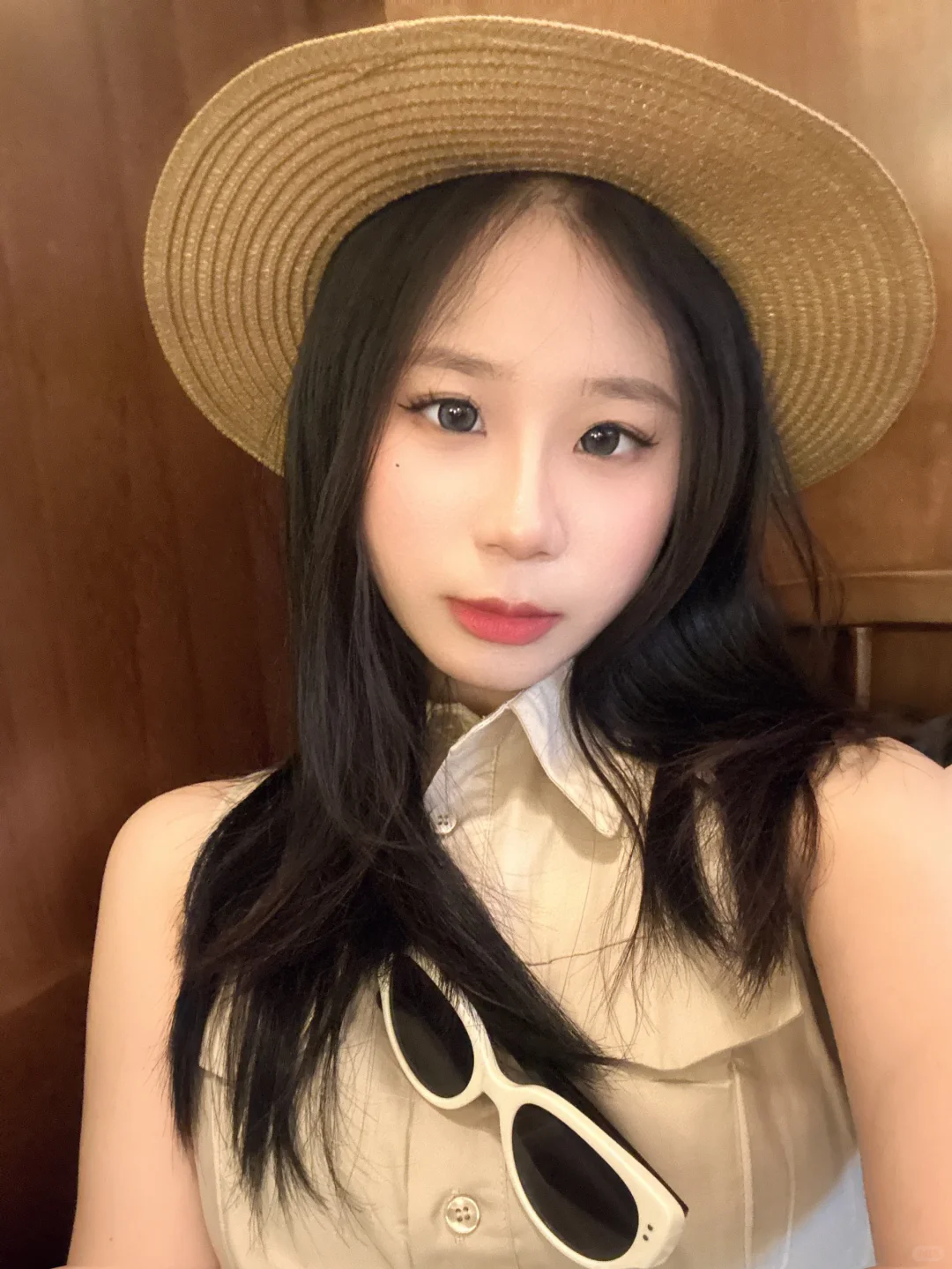 大家都来看，就这个女的，真